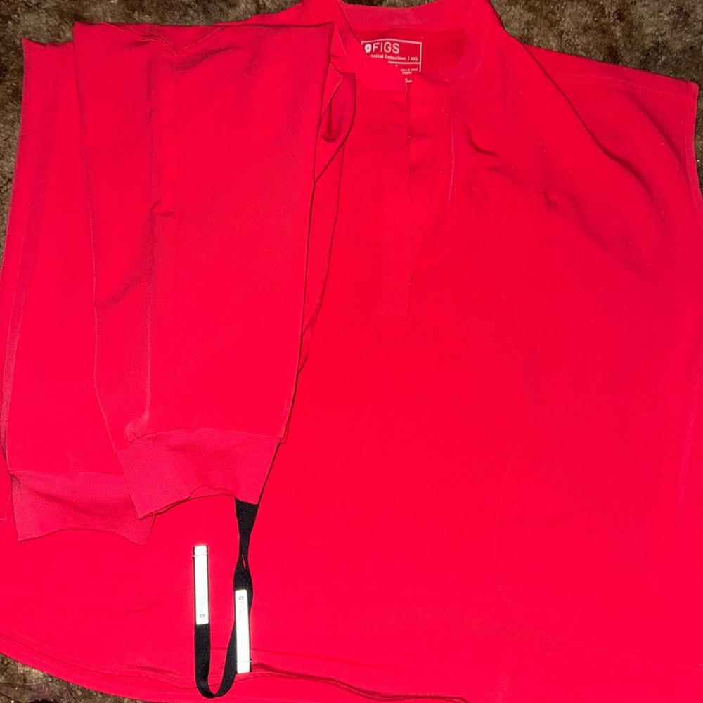 Figs Vivid Red Scrub Ensemble